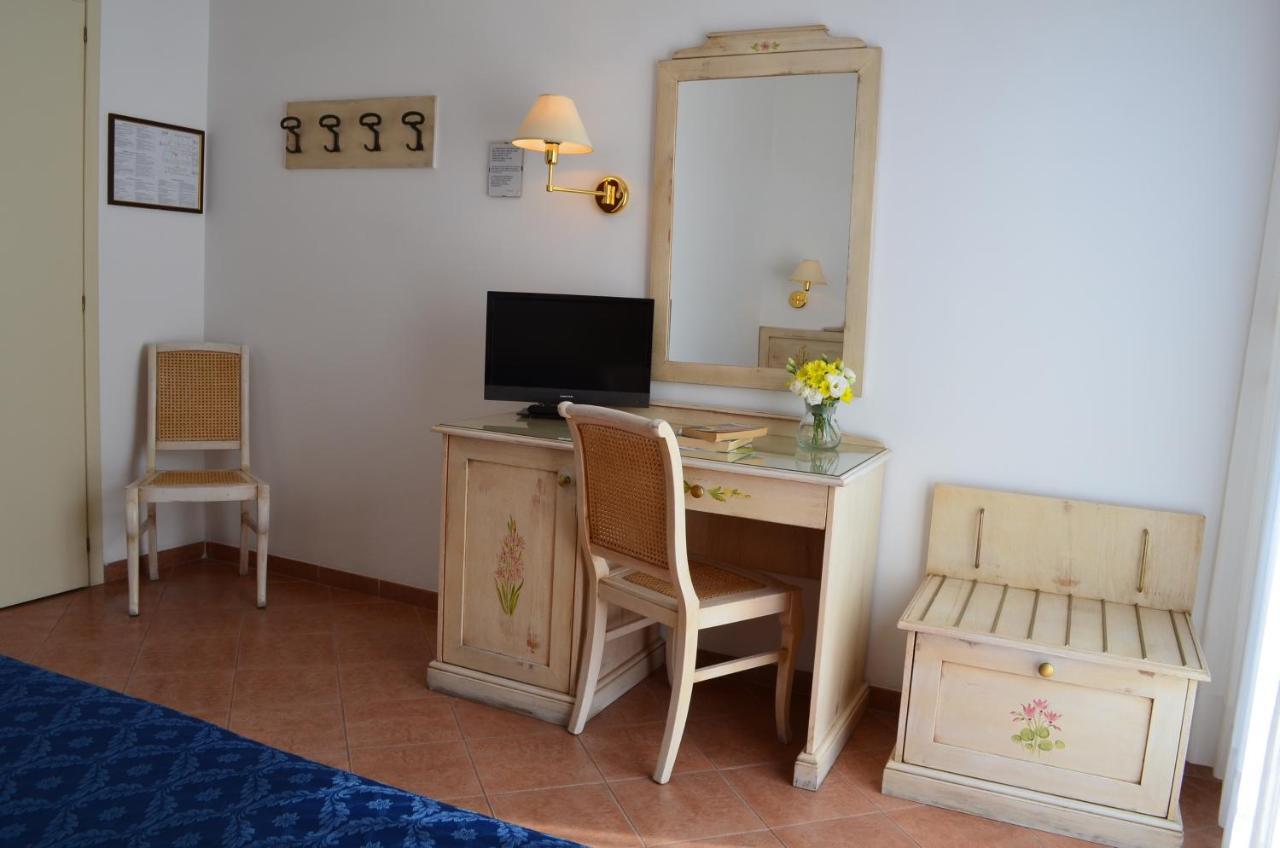 Hotel I Due Gabbiani Citr 9006 Marina dʼMarina dʼAndora Εξωτερικό φωτογραφία