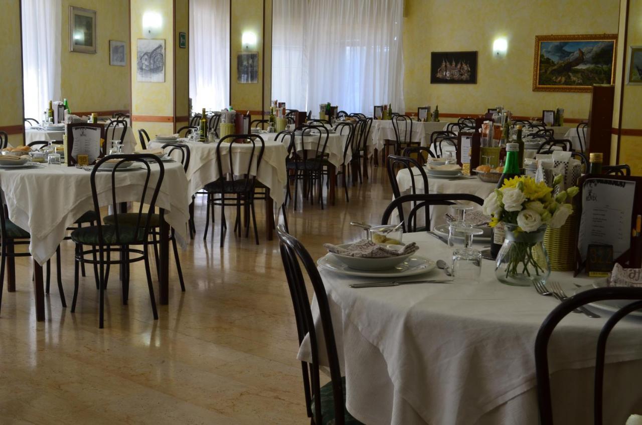 Hotel I Due Gabbiani Citr 9006 Marina dʼMarina dʼAndora Εξωτερικό φωτογραφία