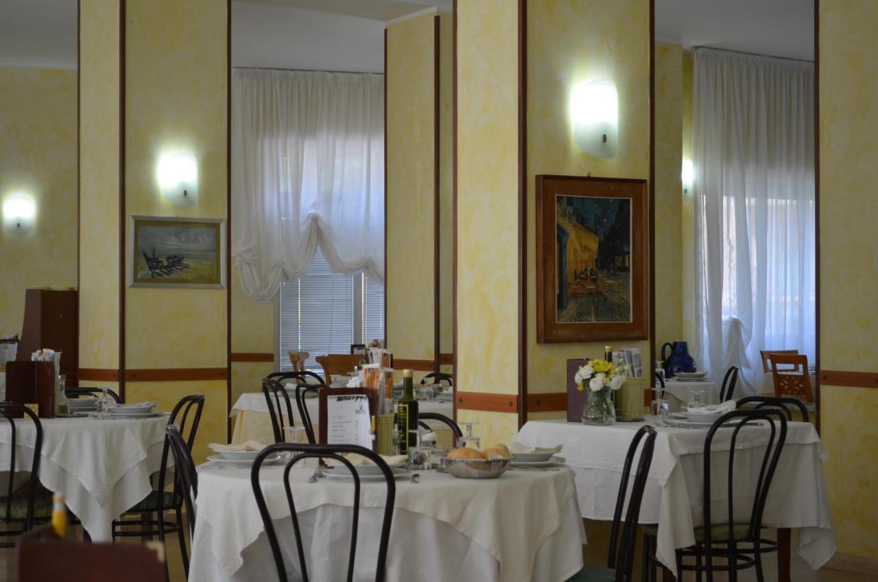 Hotel I Due Gabbiani Citr 9006 Marina dʼMarina dʼAndora Εξωτερικό φωτογραφία