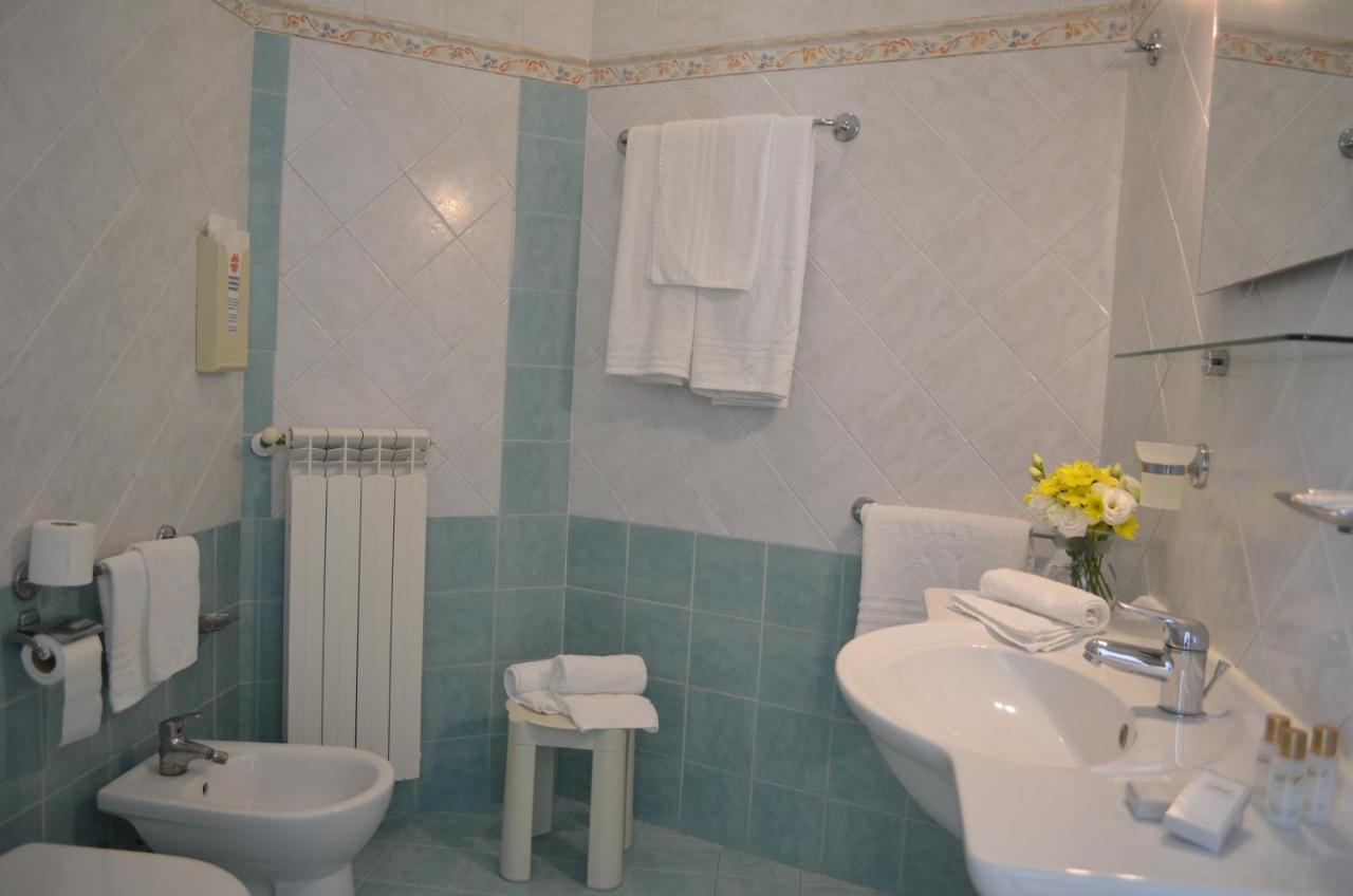 Hotel I Due Gabbiani Citr 9006 Marina dʼMarina dʼAndora Εξωτερικό φωτογραφία
