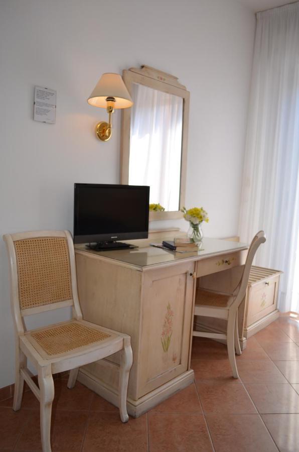 Hotel I Due Gabbiani Citr 9006 Marina dʼMarina dʼAndora Εξωτερικό φωτογραφία
